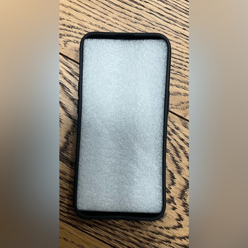 NWT- brand new 💋💋💋 iPhone case; black on black - Picture 2 of 5
